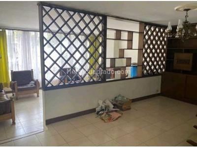 Casa de 4 alcobas en venta en Niza, Bogotá, 337 m² · foto 3 de 20