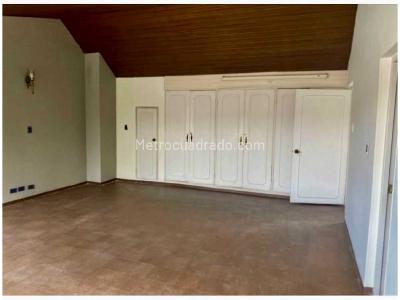 Casa de 4 alcobas en venta en Niza, Bogotá, 337 m² · foto 17 de 20