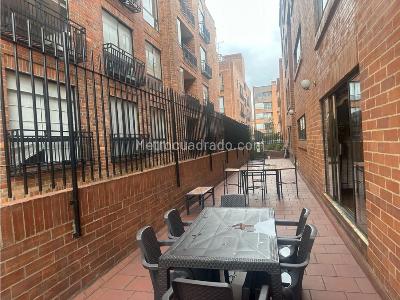 Apartamento de 3 alcobas en venta en Chico Navarra, Bogotá, 213 m² · foto 1 de 17