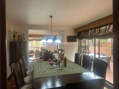 Apartamento de 3 alcobas en venta en Chico Navarra, Bogotá, 213 m² · foto 5 de 17