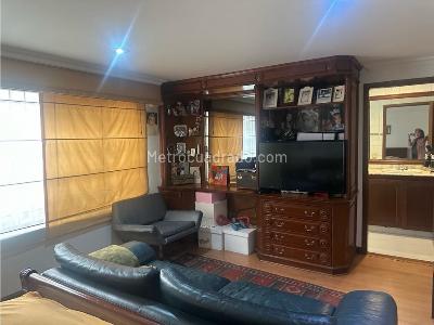 Apartamento de 3 alcobas en venta en Chico Navarra, Bogotá, 213 m² · foto 16 de 17