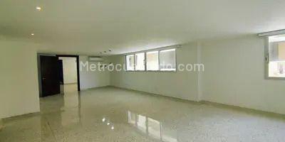 Apartamento de 4 alcobas en venta en Altos Del Prado, Barranquilla, 270 m² · foto 2 de 19