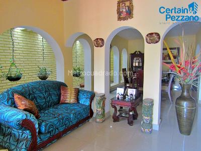 Casa en venta en Ciudad Jardin, Barranquilla · foto 2 de 10