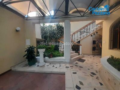 Casa de 5 alcobas en venta en Altos De Riomar, Barranquilla, 607 m² · foto 2 de 20
