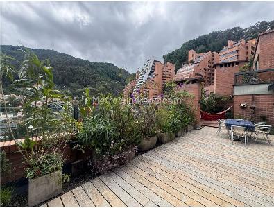 Apartamento de 3 alcobas en venta en Chico El Refugio, Bogotá, 365 m² · foto 15 de 20