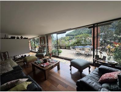 Apartamento de 3 alcobas en venta en Chico El Refugio, Bogotá, 365 m² · foto 5 de 20