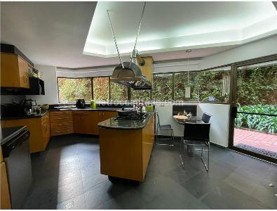 Apartamento de 3 alcobas en venta en Rosales Bellavista, Bogotá, 218 m² · foto 9 de 20