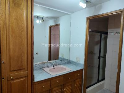 Apartamento de 4 alcobas en venta en El Nogal, Bogotá, 268 m² · foto 17 de 20