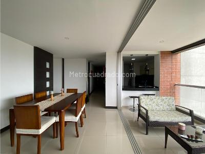 Apartamento de 3 alcobas en venta en Norte Chipichape, Cali, 122 m² · foto 2 de 18