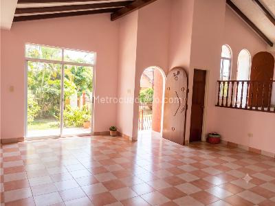 Casa de 4 alcobas en venta en Norte, Cali, 285 m² · foto 2 de 9