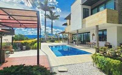 Casa de 5 alcobas en venta en El Poblado Las Palmas, Medellín · foto 4 de 20