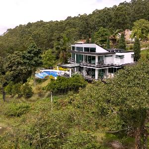 Casa de 5 alcobas en venta en El Poblado Las Palmas, Medellín · foto 2 de 20