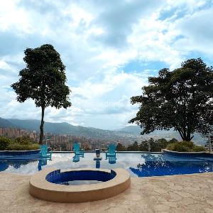 Casa de 5 alcobas en venta en El Poblado Las Palmas, Medellín · foto 18 de 20