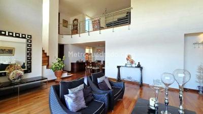 Apartamento de 5 alcobas en venta en Loma Benedictinos, Envigado, 236 m² · foto 5 de 20