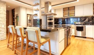Casa de 5 alcobas en venta en Poblado Los Balsos, Medellín, 1218 m² · foto 8 de 20