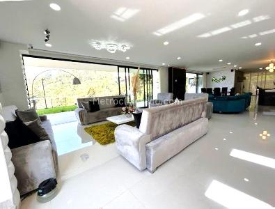 Casa de 5 alcobas en venta en El Poblado Las Palmas, Medellín · foto 7 de 20