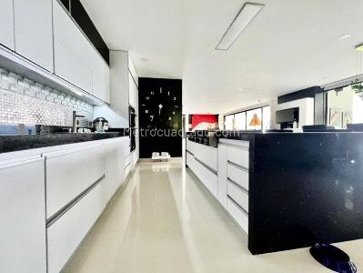 Casa de 5 alcobas en venta en El Poblado Las Palmas, Medellín · foto 8 de 20