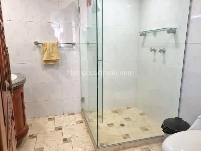 Casa de 5 alcobas en venta en Laureles, Medellín, 750 m² · foto 10 de 20
