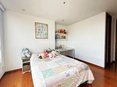 Apartamento de 4 alcobas en venta en El Poblado El Tesoro, Medellín, 198 m² · foto 17 de 20
