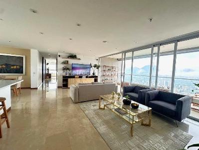 Apartamento de 4 alcobas en venta en El Poblado El Tesoro, Medellín, 198 m² · foto 4 de 20