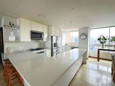 Apartamento de 4 alcobas en venta en El Poblado El Tesoro, Medellín, 198 m² · foto 6 de 20