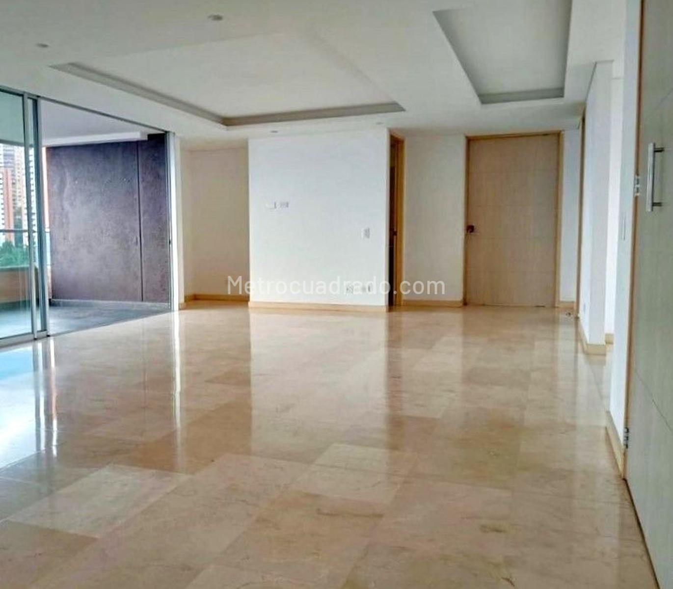 Apartamento de 3 habitaciones en venta en El Poblado el Tesoro, Medellín — imagen 1 de 20