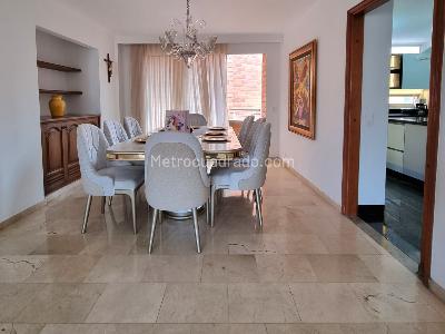 Apartamento de 5 alcobas en venta en Laureles, Medellín, 200 m² · foto 2 de 20