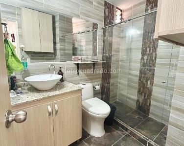 Apartamento de 3 alcobas en venta en Laureles La Castellana, Medellín, 98 m² · foto 13 de 20