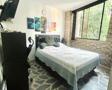 Apartamento de 3 alcobas en venta en Laureles La Castellana, Medellín, 98 m² · foto 15 de 20