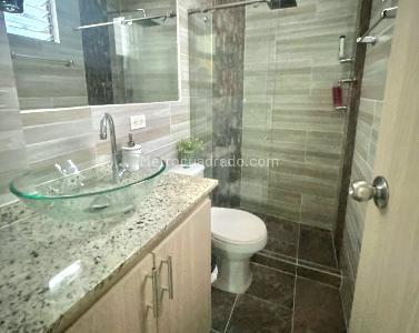 Apartamento de 3 alcobas en venta en Laureles La Castellana, Medellín, 98 m² · foto 16 de 20
