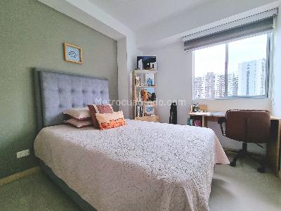 Apartamento de 3 alcobas en venta en Calasanz, Medellín, 84 m² · foto 12 de 20