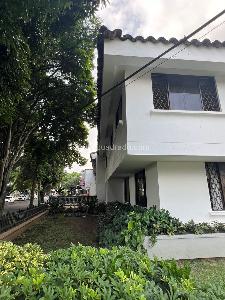 Casa de 5 alcobas en venta en La Flora, Cali, 450 m² · foto 2 de 20