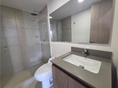 Apartamento de 2 alcobas en venta en Cerca Al Centro Comercial San Nicolas, Rionegro, 65 m² · foto 7 de 14