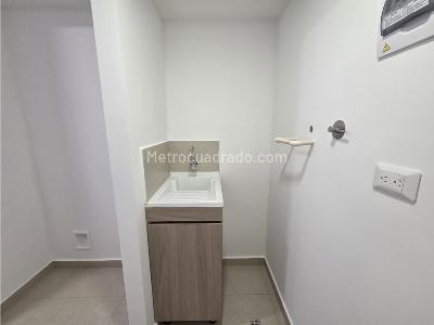 Apartamento de 2 alcobas en venta en Cerca Al Centro Comercial San Nicolas, Rionegro, 65 m² · foto 8 de 14