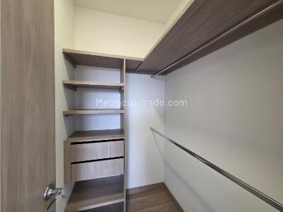Apartamento de 2 alcobas en venta en Cerca Al Centro Comercial San Nicolas, Rionegro, 65 m² · foto 11 de 14