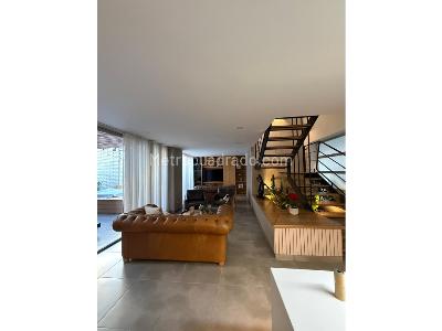 Casa de 4 alcobas en venta en Barro Blanco, Rionegro, 230 m² · foto 2 de 18