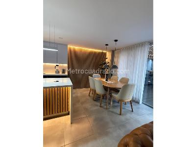 Casa de 4 alcobas en venta en Barro Blanco, Rionegro, 230 m² · foto 4 de 18