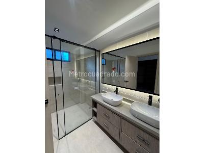 Casa de 4 alcobas en venta en Barro Blanco, Rionegro, 230 m² · foto 3 de 4