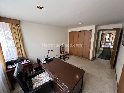 Apartamento de 4 alcobas en arriendo en Chico Navarra, Bogotá, 230 m² · foto 19 de 20