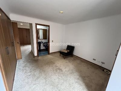Apartamento de 4 alcobas en arriendo en Chico Navarra, Bogotá, 230 m² · foto 17 de 20