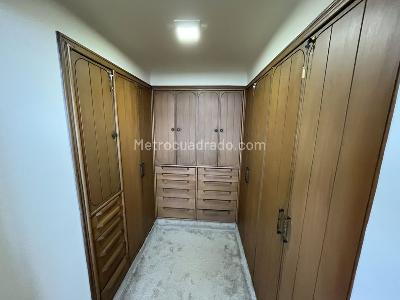 Apartamento de 4 alcobas en arriendo en Chico Navarra, Bogotá, 230 m² · foto 15 de 20
