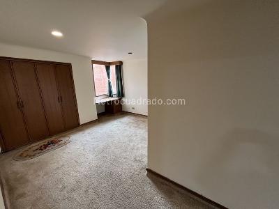 Apartamento de 4 alcobas en arriendo en Chico Navarra, Bogotá, 230 m² · foto 17 de 20