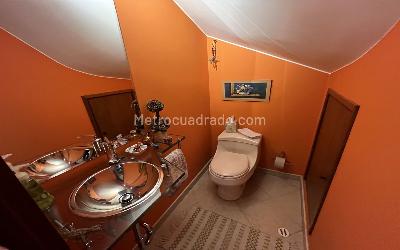 Casa en venta en Santa Barbara Alta, Bogotá · foto 8 de 20