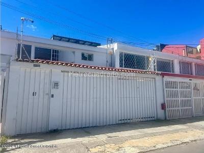 Casa en venta en Villa Magdala, Bogotá · foto 3 de 20