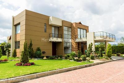 Casa de 3 alcobas en venta en El Rocio, Chía, 321 m² · foto 2 de 20