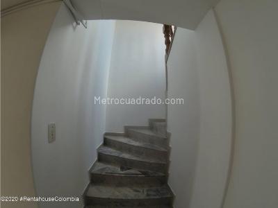 Casa de 3 alcobas en arriendo en Normandia, Bogotá, 256 m² · foto 11 de 20