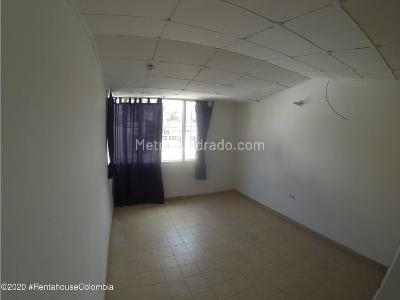 Casa de 3 alcobas en arriendo en Normandia, Bogotá, 256 m² · foto 5 de 20