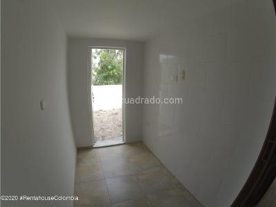 Casa de 3 alcobas en arriendo en Normandia, Bogotá, 256 m² · foto 9 de 20