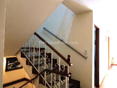 Casa de 5 alcobas en venta en Quinta Paredes, Bogotá, 520 m² · foto 4 de 16