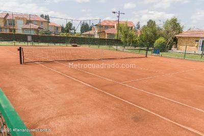 Casa de 5 alcobas en venta en Vereda Calahorra, Cajicá, 335 m² · foto 16 de 17